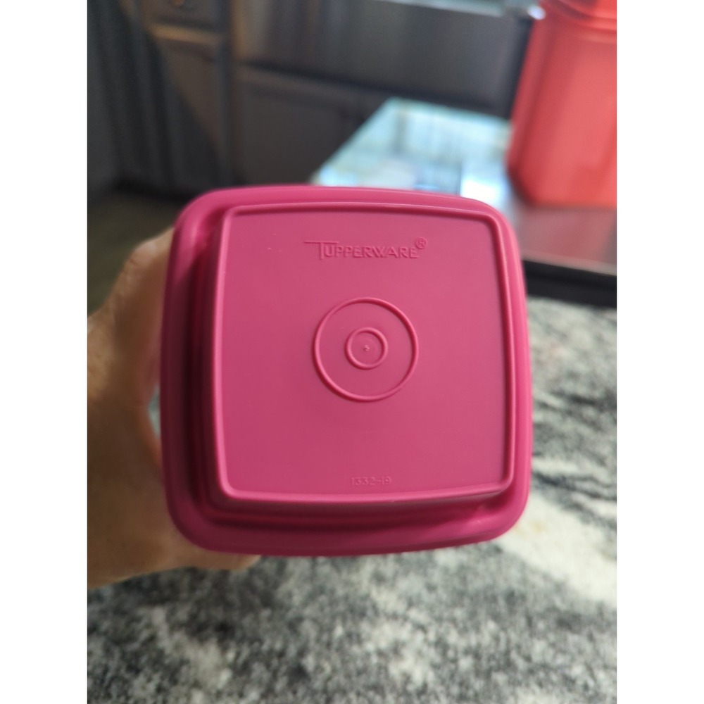 Tupperware 4.5 cup Pick A Deli Pickle Pepper Keeper Sheer & Hot Pink 1330-20 - Picture 5 of 7